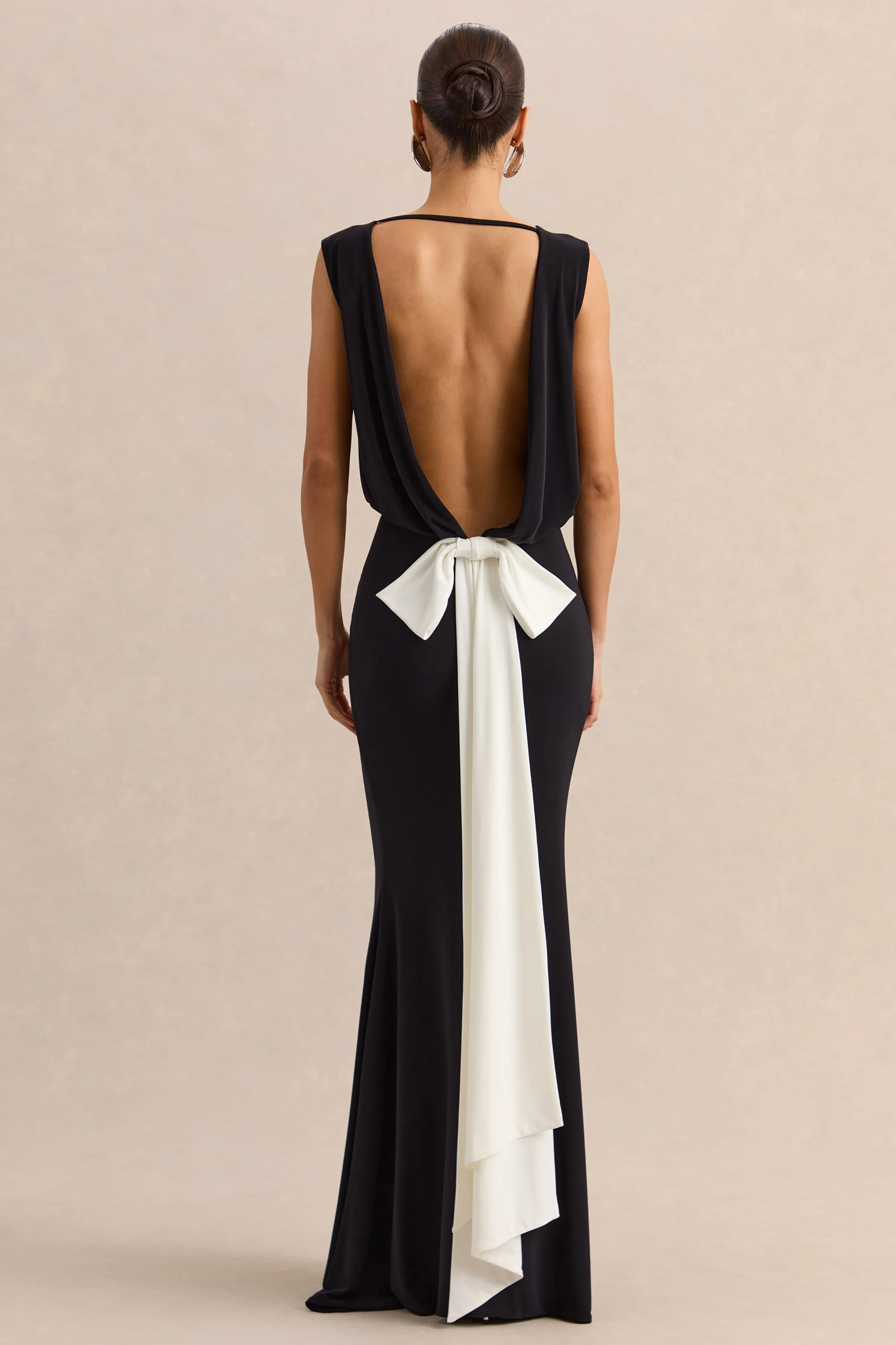 Elicette | Black Round-Neck Maxi Dress With Open-Back And Bow-Detail - Image 5