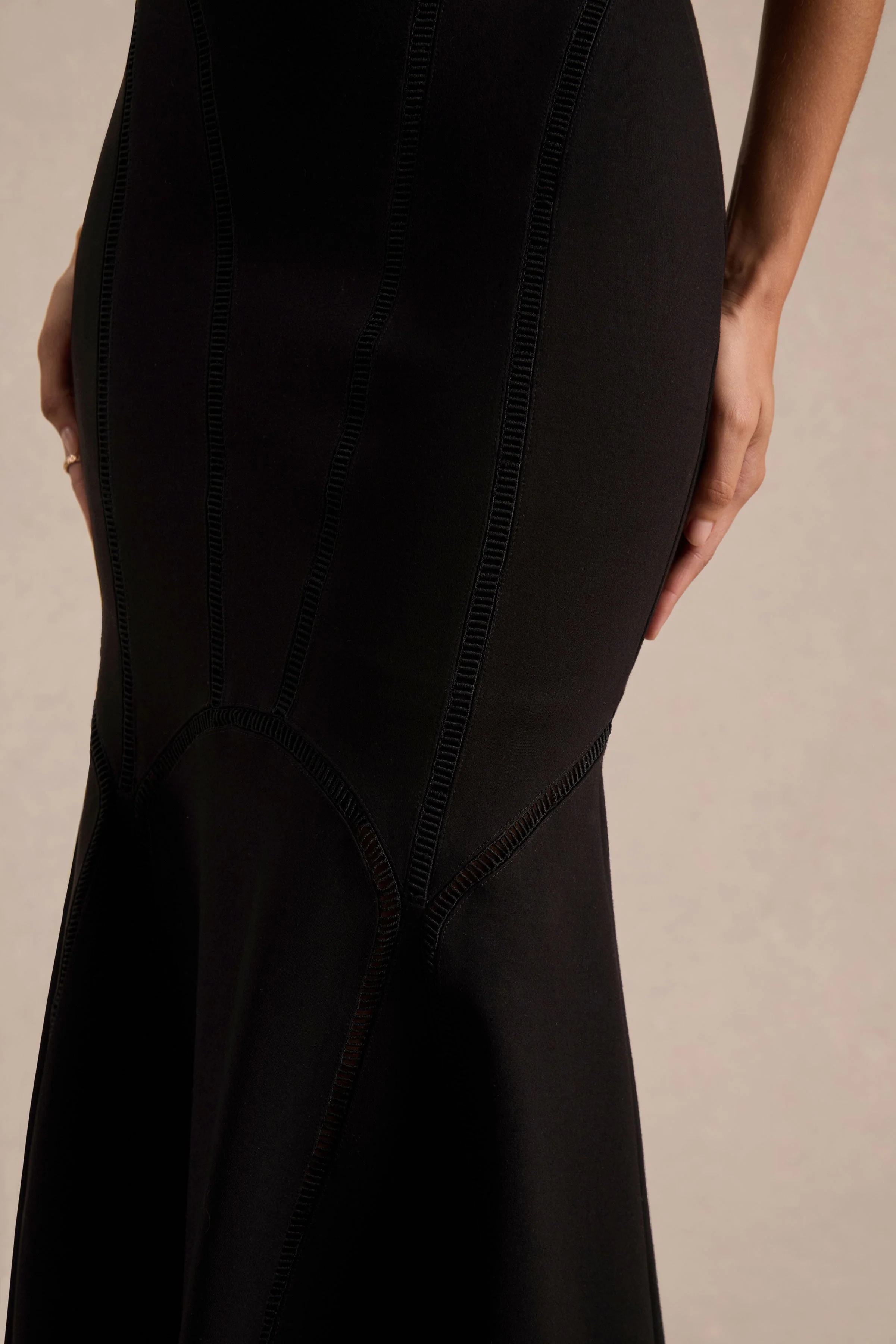 Sally | Black Crew-Neck Midi Dress With Drop Waist - Image 7
